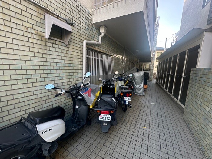 物件外観写真5　(駐輪場)