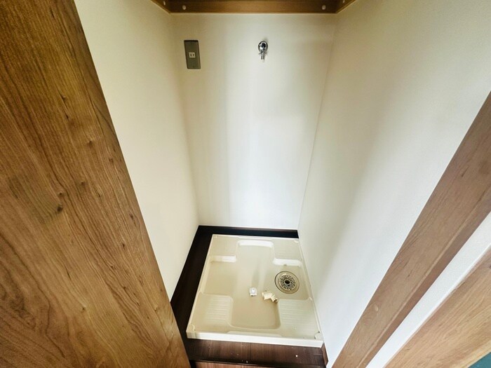 物件内観写真13　(洗濯機置場)