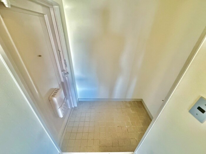 物件内観写真15　(玄関)