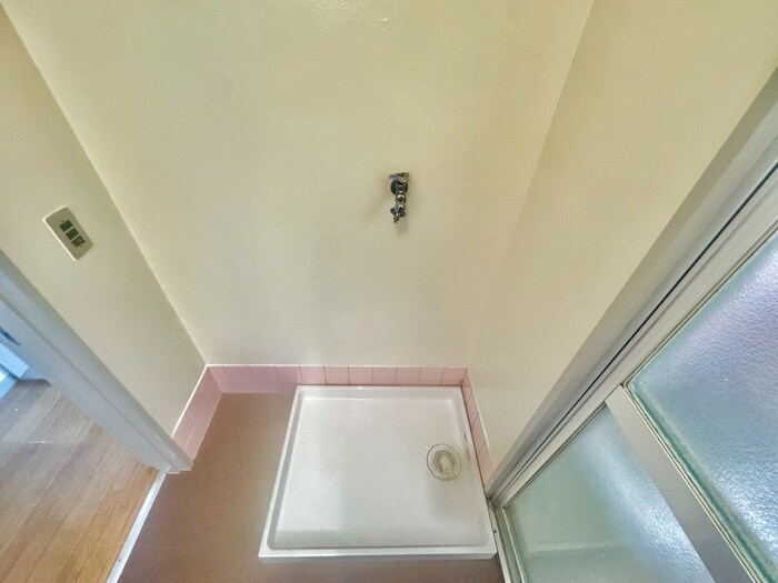 物件内観写真18　(洗濯機置場)