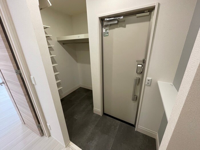 物件内観写真21　(玄関)