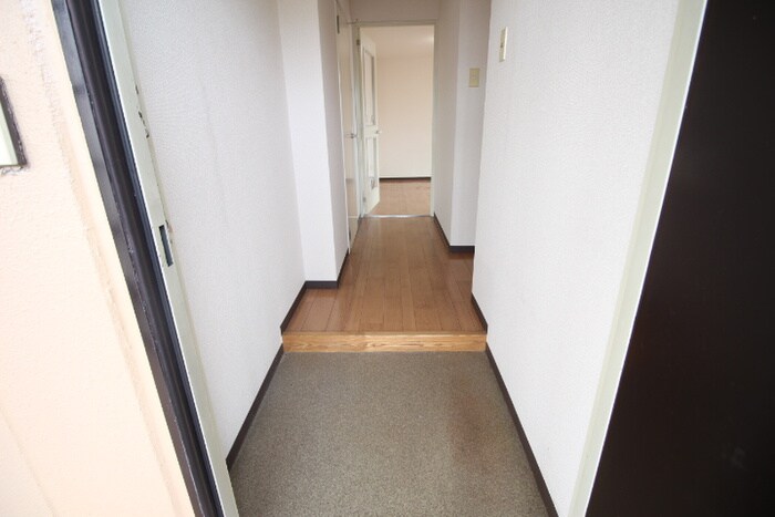 物件内観写真16　(廊下)
