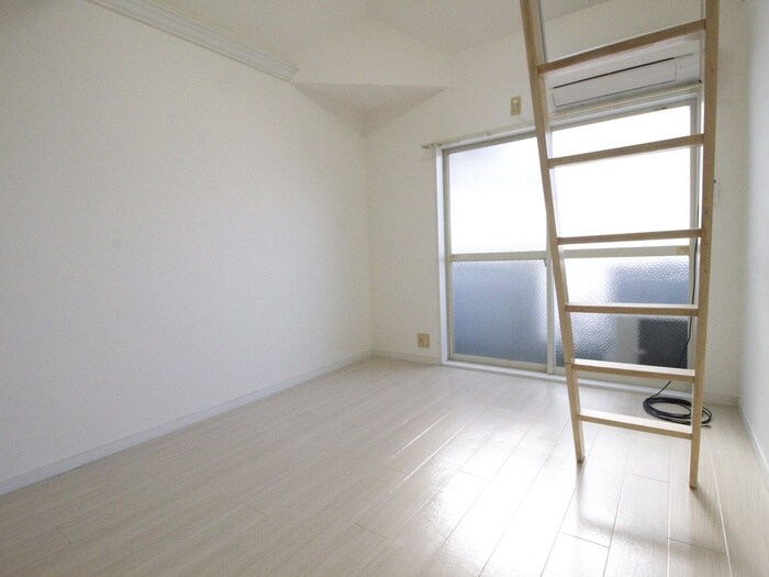 物件内観写真3　(居室)