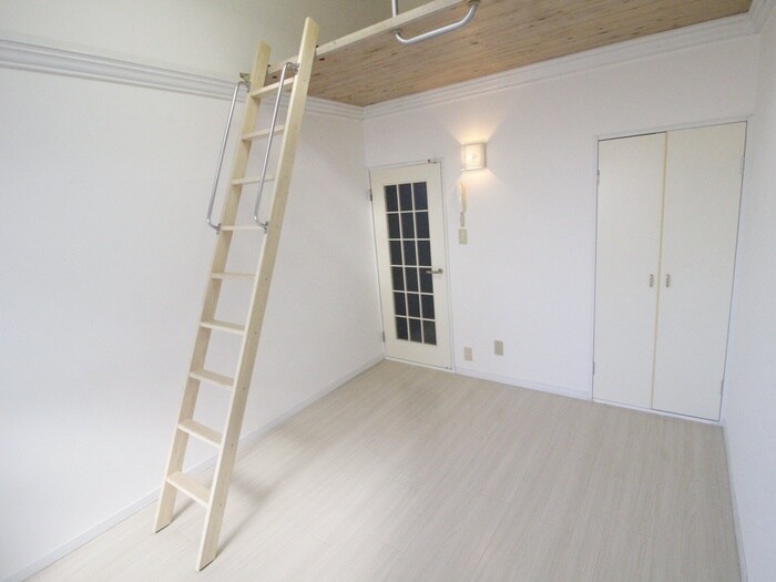 物件内観写真4　(居室)