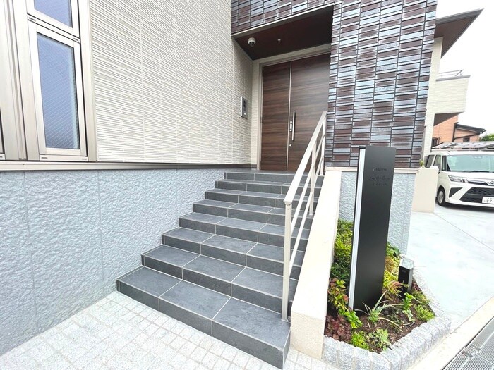 物件外観写真2　(駐車場)