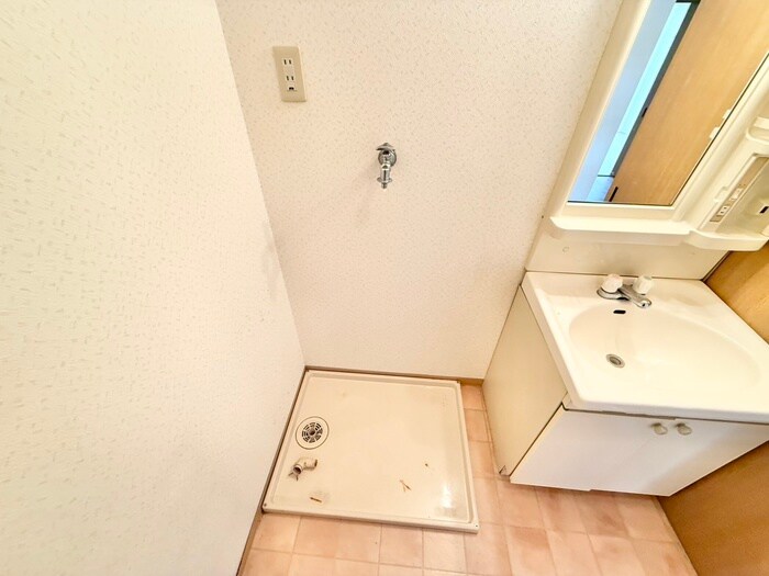 物件内観写真15　(洗濯機置場)