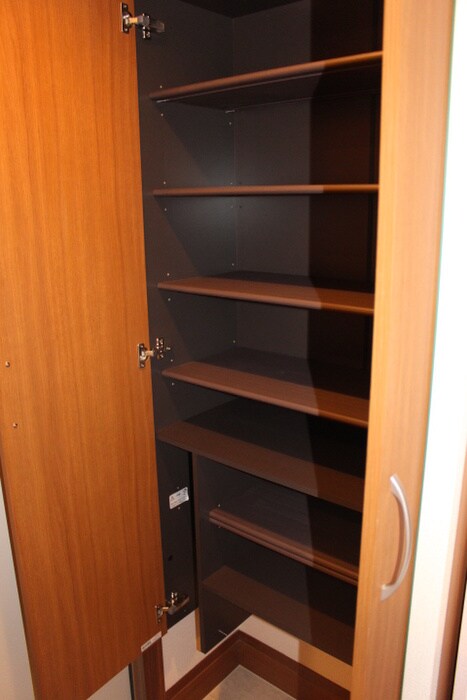 物件内観写真7　(靴箱)