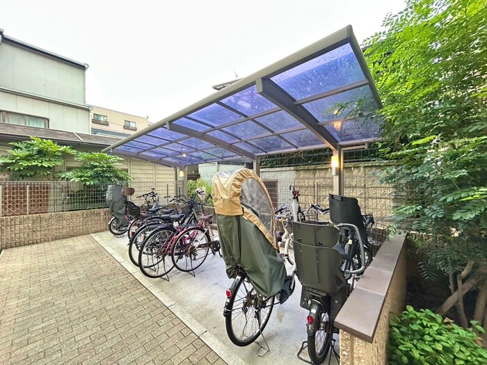 物件外観写真3　(駐輪場)