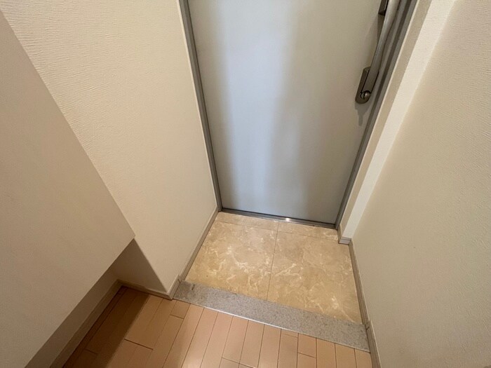 物件内観写真15　(玄関)