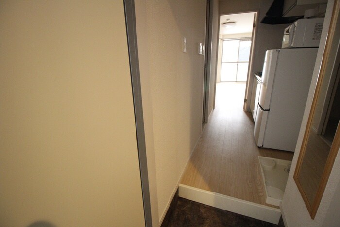 物件内観写真7　(玄関)