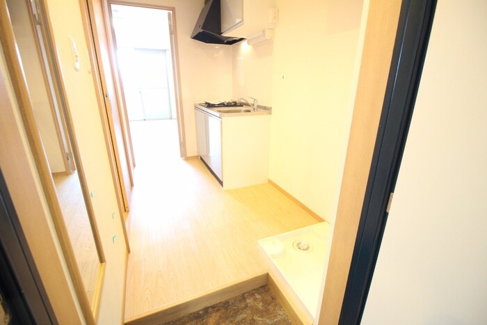 物件内観写真7　(玄関)