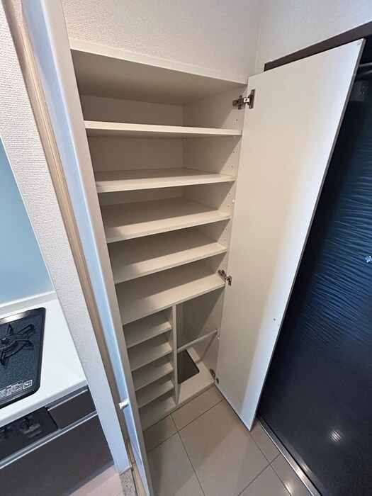 物件内観写真12　(玄関)