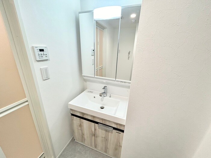 物件内観写真11　(洗面)