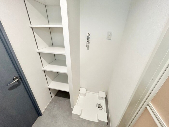 物件内観写真12　(洗濯機置場)