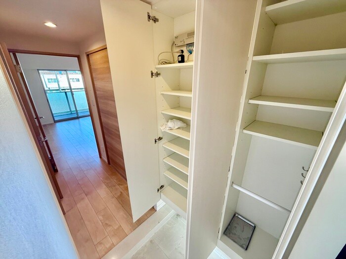 物件内観写真18　(靴箱)