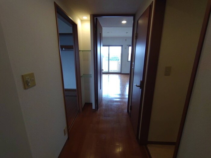 物件内観写真17　(廊下)