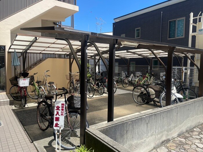 物件外観写真6　(駐輪場)