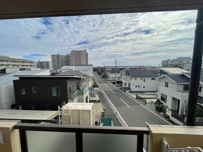 物件内観写真16　(室内からの展望)