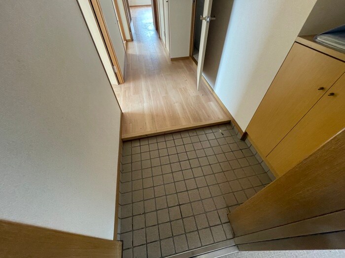 物件内観写真19　(玄関)