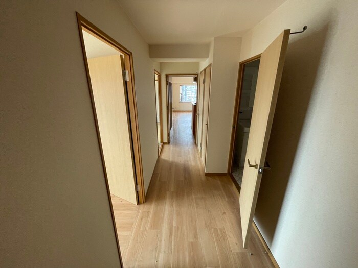 物件内観写真20　(廊下)