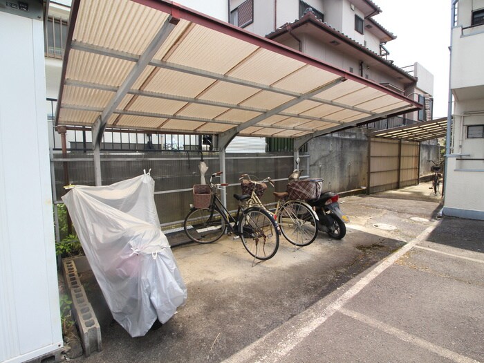 物件外観写真3　(駐輪場)