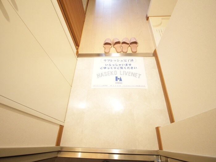 物件内観写真7　(玄関)