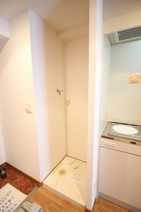 物件内観写真13　(洗濯機置場)