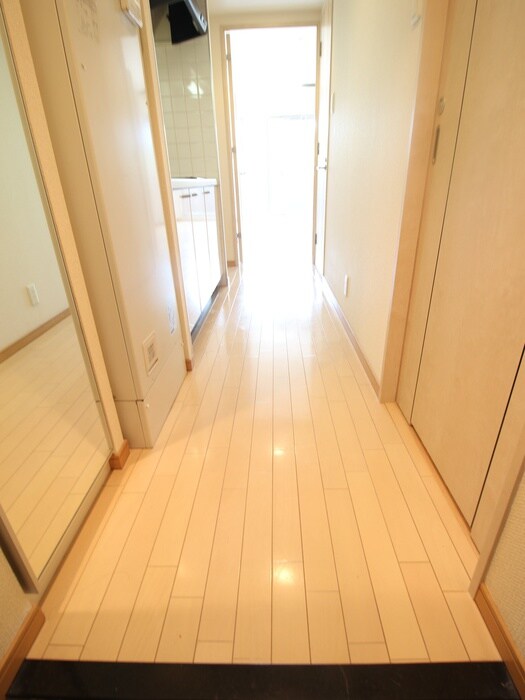 物件内観写真16　(廊下)