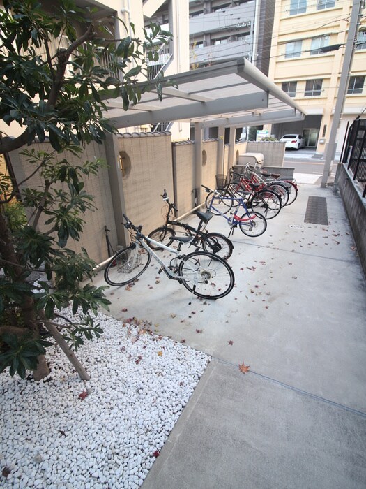 物件外観写真4　(駐輪場)