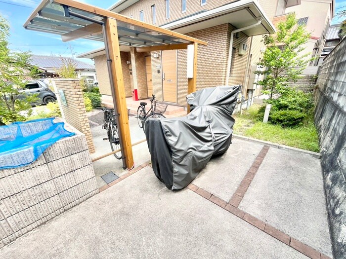 物件外観写真3　(駐輪場)