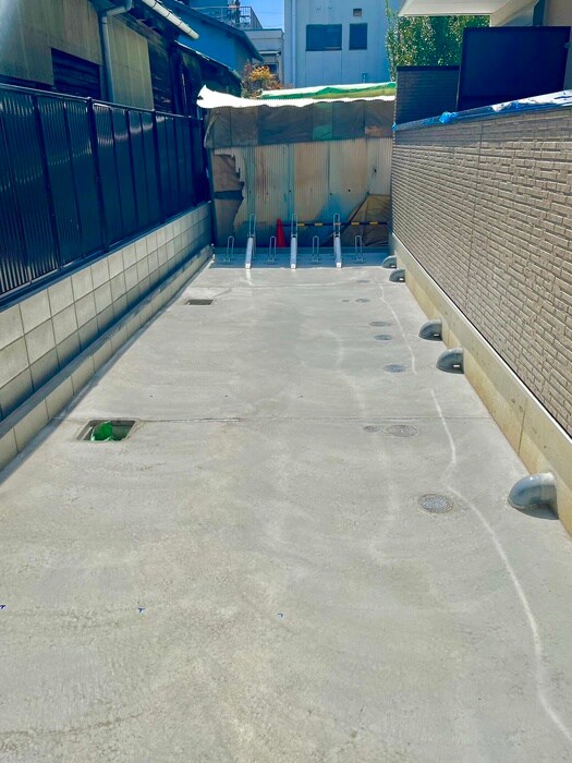 物件外観写真5　(駐輪場)