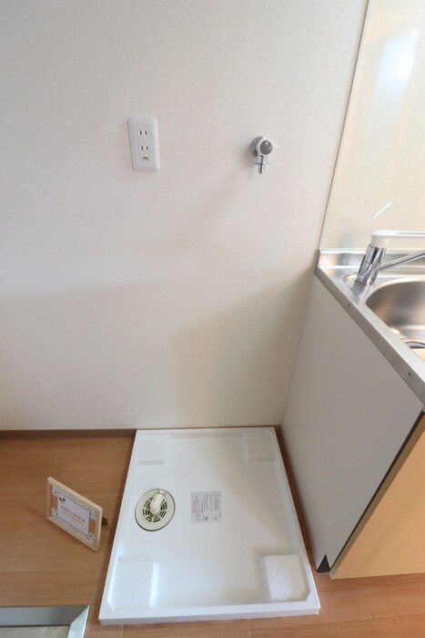 物件内観写真12　(洗濯機置場)