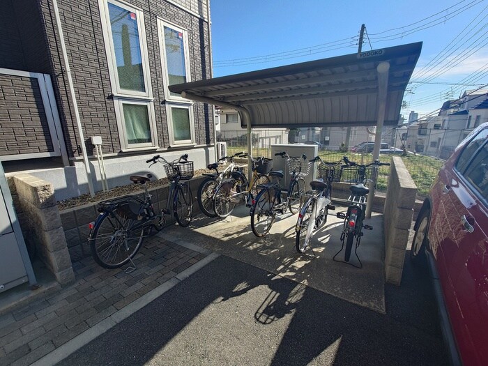 物件外観写真5　(駐輪場)