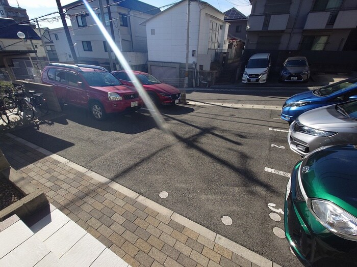 物件外観写真6　(駐車場)