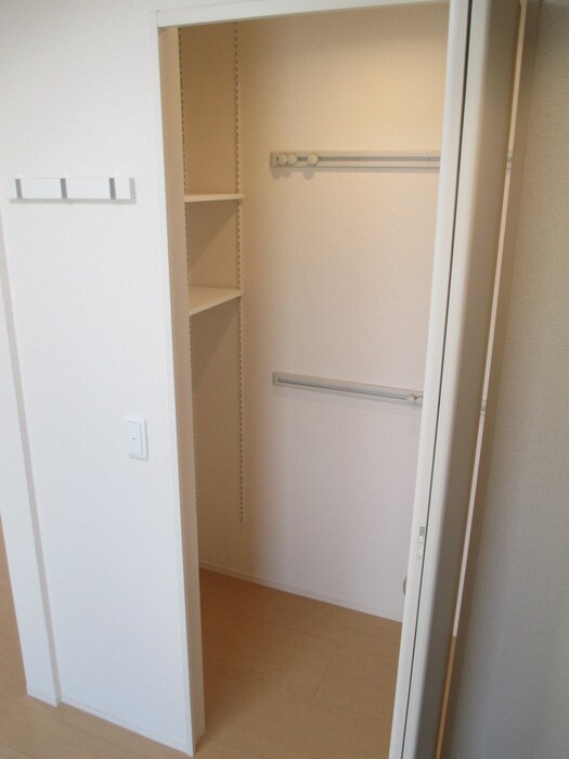 物件内観写真11　(収納)