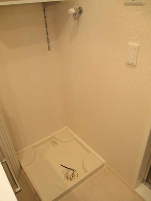 物件内観写真14　(洗濯機置場)