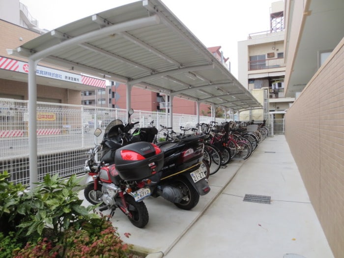 物件外観写真5　(駐輪場)