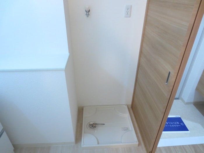 物件内観写真13　(洗濯機置場)