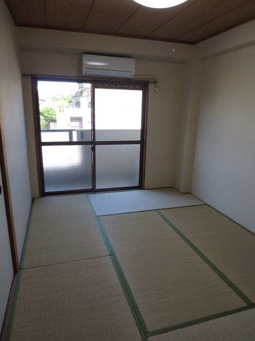 物件内観写真10　(居室)