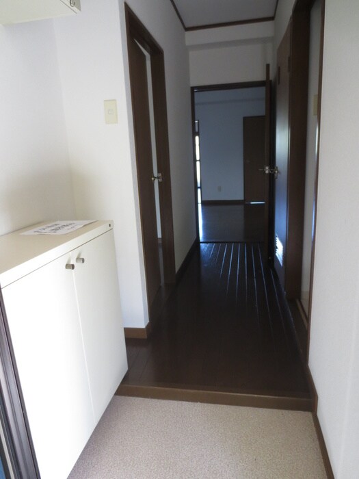 物件内観写真11　(玄関)