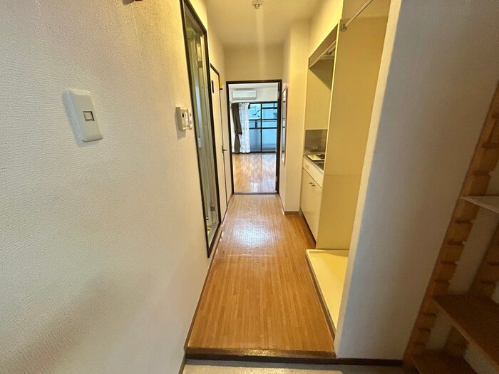 物件内観写真9　(廊下)