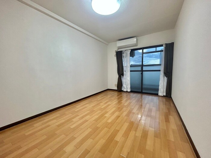 物件内観写真10　(居室)