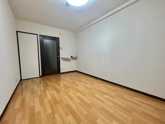 物件内観写真11　(居室)