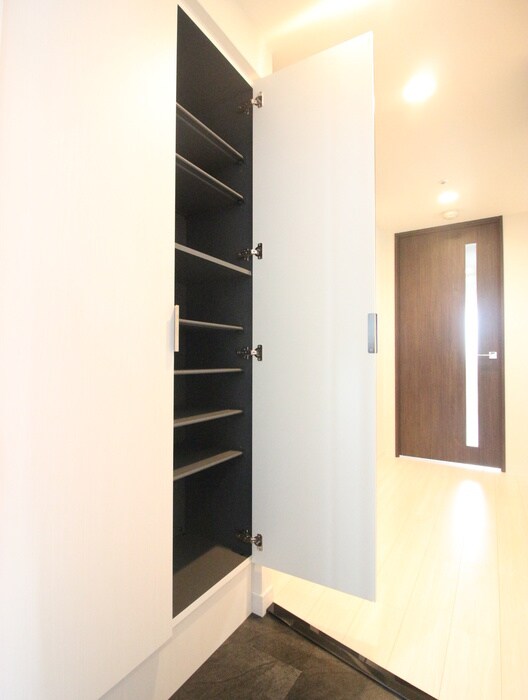 物件内観写真5　(靴箱)