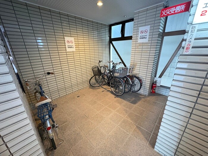 物件外観写真6　(駐輪場)