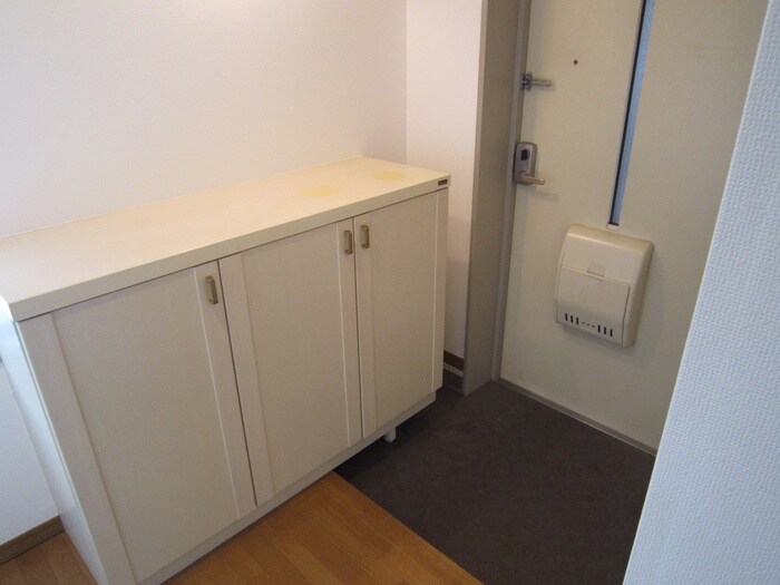 物件内観写真14　(玄関)