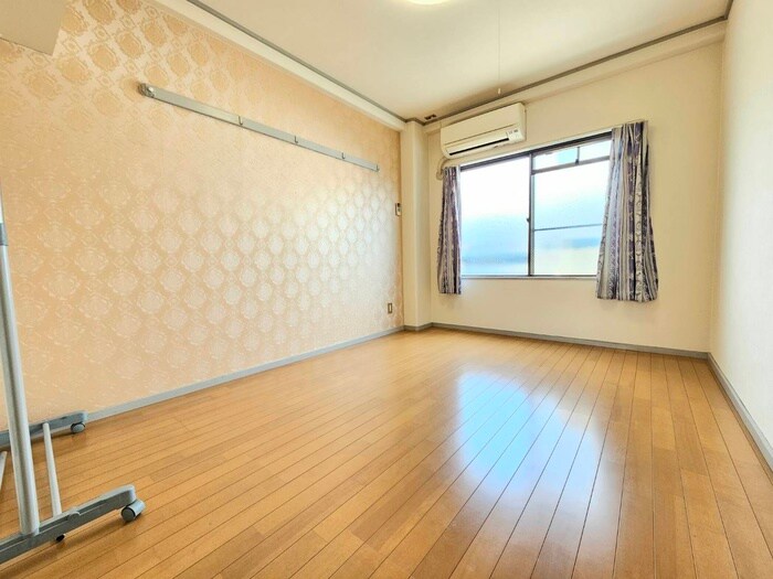 物件内観写真8　(居室)