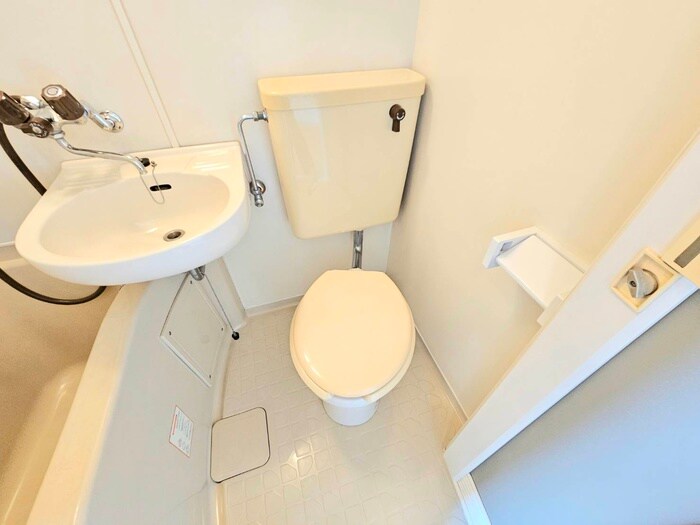 物件内観写真13　(トイレ)