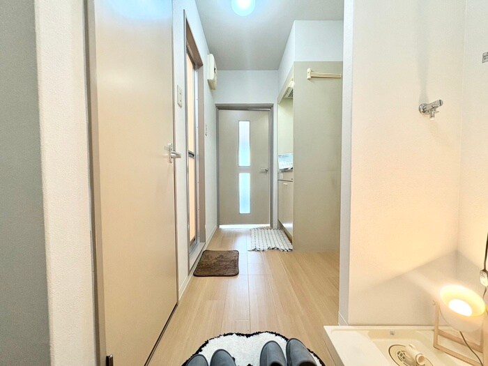 物件内観写真18　(廊下)