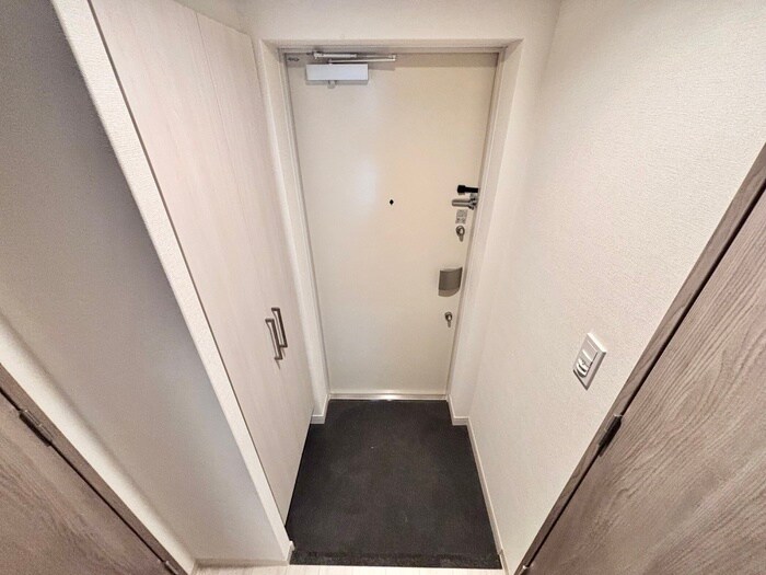 物件内観写真12　(玄関)